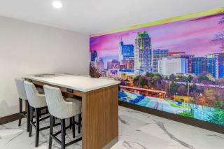 Clarion Pointe Raleigh Midtown - Raleigh - 4