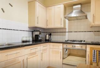 Spacious 3 bedroom Beachfront property with amazing sea views! - Portsmouth - 1