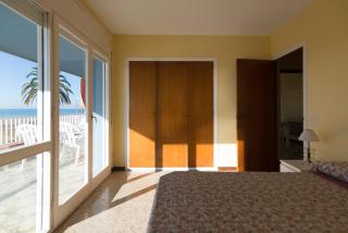 Apartamento en 1era linea mar con terraza de 25m2 - Castelldefels - 2