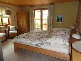 "La Belle Chambre" dans une ferme avec etang privé dans la région des Mille Etangs Faucogney-et-La-Mer - Écromagny - 2
