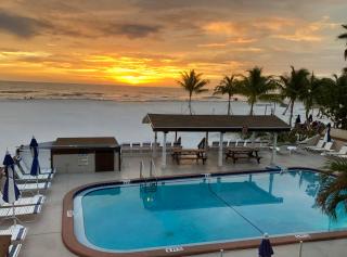 Palm Crest Resort Motel - St Pete Beach - 2