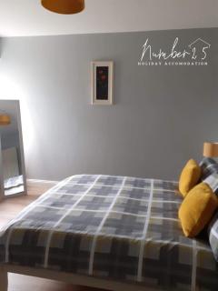 Number 25 Self Catering Apartments Ederney - 4