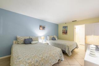 407 Beach Place Condos - St Pete Beach - 2