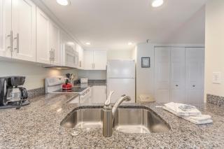 Beachfront Balcony Views - 2b 2b - The Shores #403 - 1