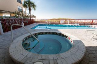 Top Floor Balcony Beach View - Crimson #304 - 4