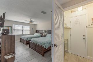 102 Beach Place Condos - St Pete Beach - 3