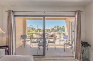 John's Pass Updated 2B/2B - Beach Place #102 - St Pete Beach - 4