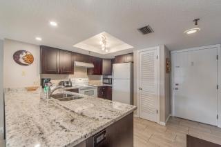 Corner Unit John's Pass View- Beach Place #101 - 9