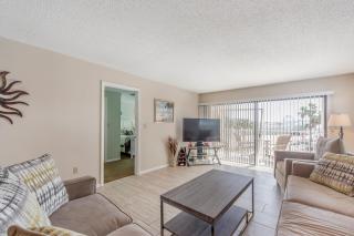 Corner Unit John's Pass View- Beach Place #101 - 5