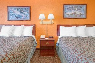Days Inn by Wyndham Okemah - 1
