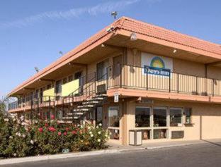 Days Inn by Wyndham Lost Hills - 3