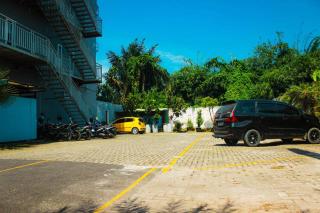CREW EXPRESS Hotel - Lubukpakam - 4