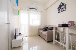 Cozy 2BR at 28th Floor Green Pramuka City Apartment By Travelio - Jacarta - 4