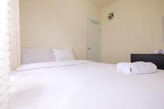 Cozy 2BR at 28th Floor Green Pramuka City Apartment By Travelio - Jacarta - 8