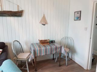 Claremont House Holiday Apartments - 9