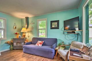 Lovely Lake Cabin Boat Rentals and On-Site Bar - 8