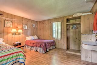 Lovely Lake Cabin Boat Rentals and On-Site Bar - Dent - 2