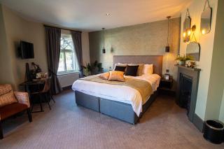 Kings Arms Hotel - 2