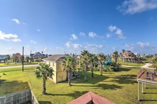 half Mi to Sand Surfside Beach Retreat! - 8