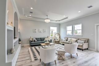 Walk to Beach Chic Crystal Beach Escape with Deck! - Bolivar Peninsula - 6