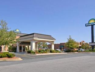 Days Inn by Wyndham Newark Wilmington - 4