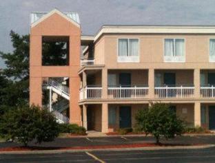 Days Inn & Suites by Wyndham Warren - 7