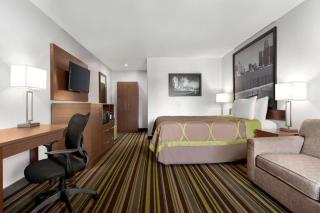 Super 8 by Wyndham Windsor/Dougall - Windsor - 1