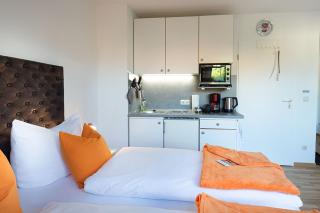H&H Apartments im Herzen der Stadt super zentral ruhig mit Kochnischen Balkon oder Empore - Greifswald - 4