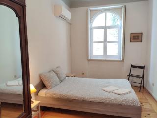 Carolina M Apartment in front of Metro - Porto - 8