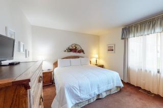 Chateau Sans Nom - Mammoth Lakes - 2