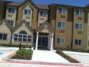 Microtel Inn & Suites by Wyndham Kenedy Karnes City - Kenedy - 5