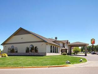 Super 8 by Wyndham Brookings - Brookings - 3
