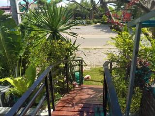 บ้านเล็ก รีสอร์ท - 8