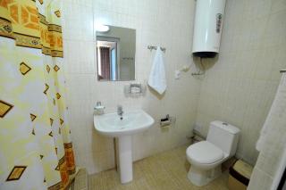 Rich Hotel - Bishkek - 8