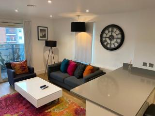 PRESTIGE 2 BED BALCONY APARTMENT - Abbey Wood - 0