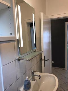 Große Ferienwohnung an der Rheinpromenade three - Duisburg - 7