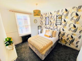 Spacious Canterbury City Centre Gem House with Parking - 9