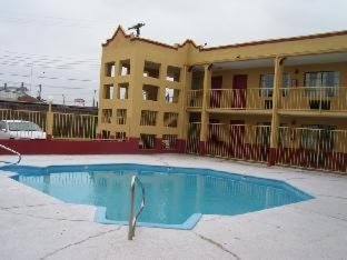 Americas Best Value Inn and Suites Greenwood - Greenwood - 1