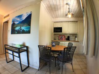 Logement avec terrasse sur lac, tout confort, dans résidence avec PLAGE et PONTON PRIVEE - 2
