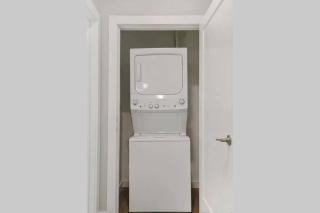 Luxury Apartment with Gym, Steps From Commuter Rail #3013 - Reading - 2