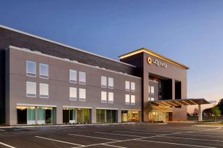 La Quinta Inn & Suites by Wyndham Braselton - Braselton - 0