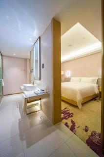 Lavande Hotel (Yangzhou Jiangwangshui Street RT-Mart Branch) - 1