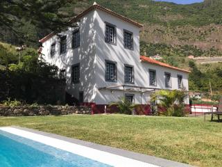 Casa Oliveira Esmeraldo - Guest Houses - São Vicente - 0