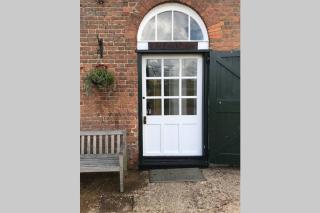Coach House - Weedon - 3