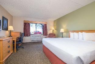 AmericInn by Wyndham Pampa Event Center - 9