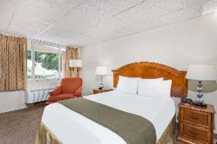 Days Inn by Wyndham Bedford - 4