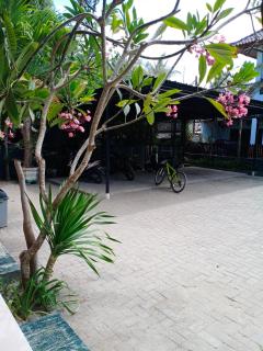Friends Beach Hotel - Kuta - 2
