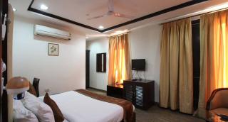 HOTEL VEER PALACE - 2