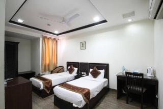 HOTEL VEER PALACE - 1