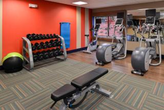 Holiday Inn Express & Suites Raleigh NE - Medical Ctr Area by IHG - Raleigh - 2